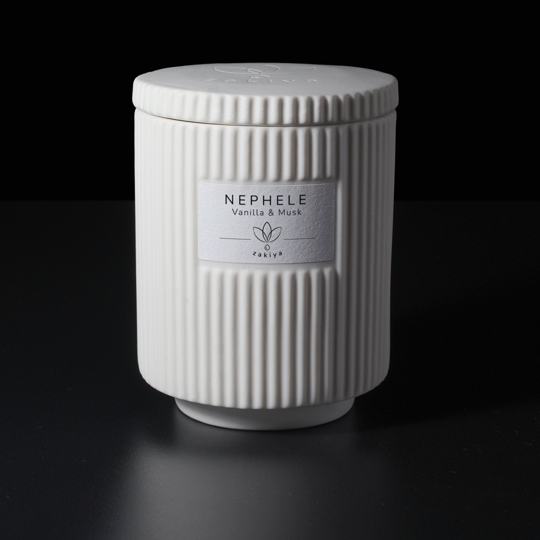 Nephele Candle with closed lid